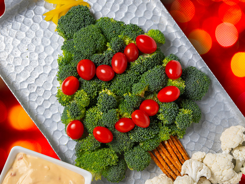 Christmas Tree Veggie Tray | Christmas Snacks | ¡Yo Quiero!™️ Brands